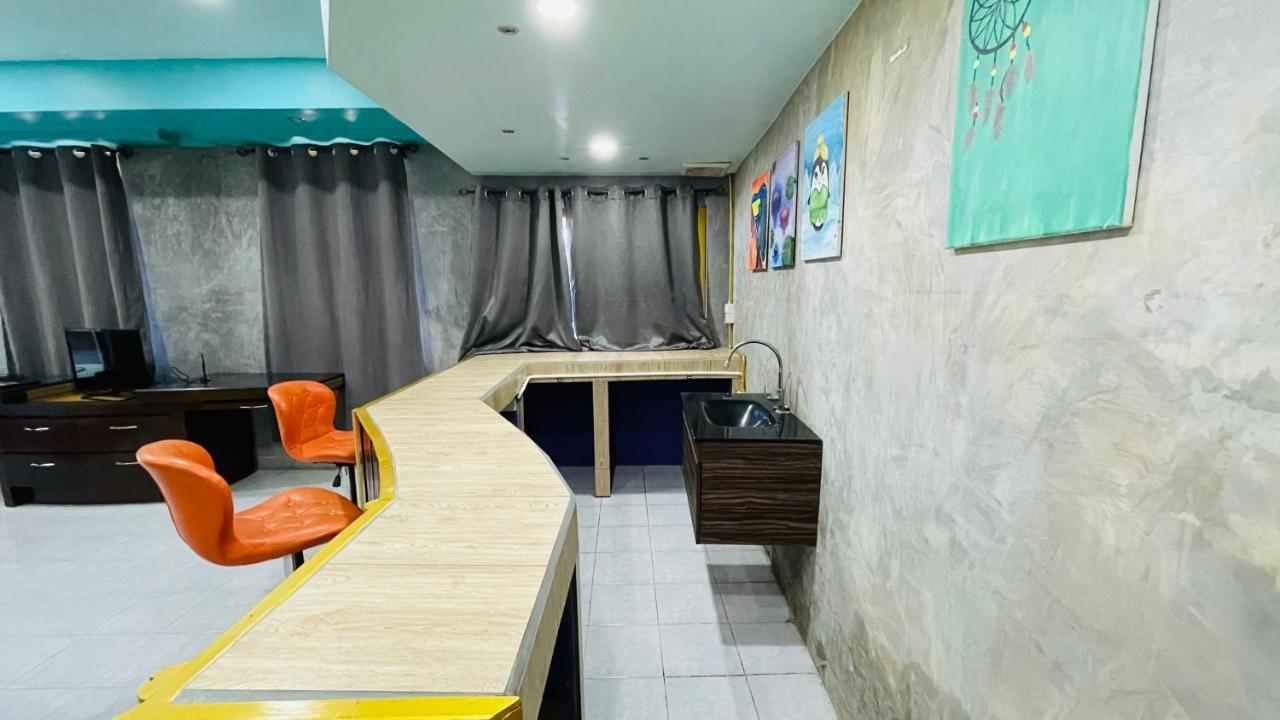 Super Hostel Nonthaburi Eksteriør bilde