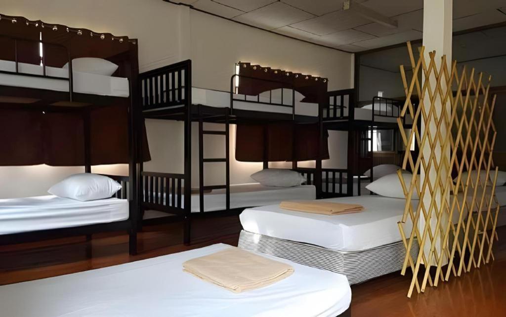 Super Hostel Nonthaburi Eksteriør bilde