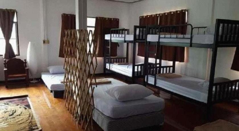 Super Hostel Nonthaburi Eksteriør bilde