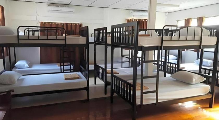 Super Hostel Nonthaburi Eksteriør bilde